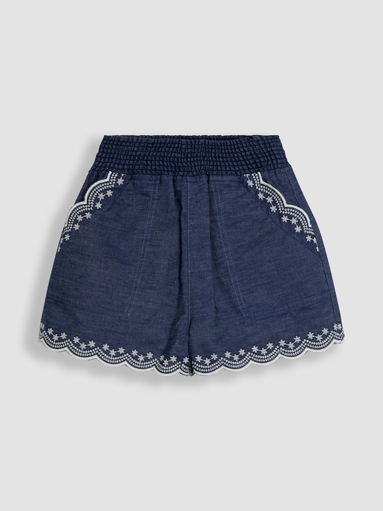 JoJo Maman Bébé Broderie Scallop Pocket Shorts - Imagen 1 de 3