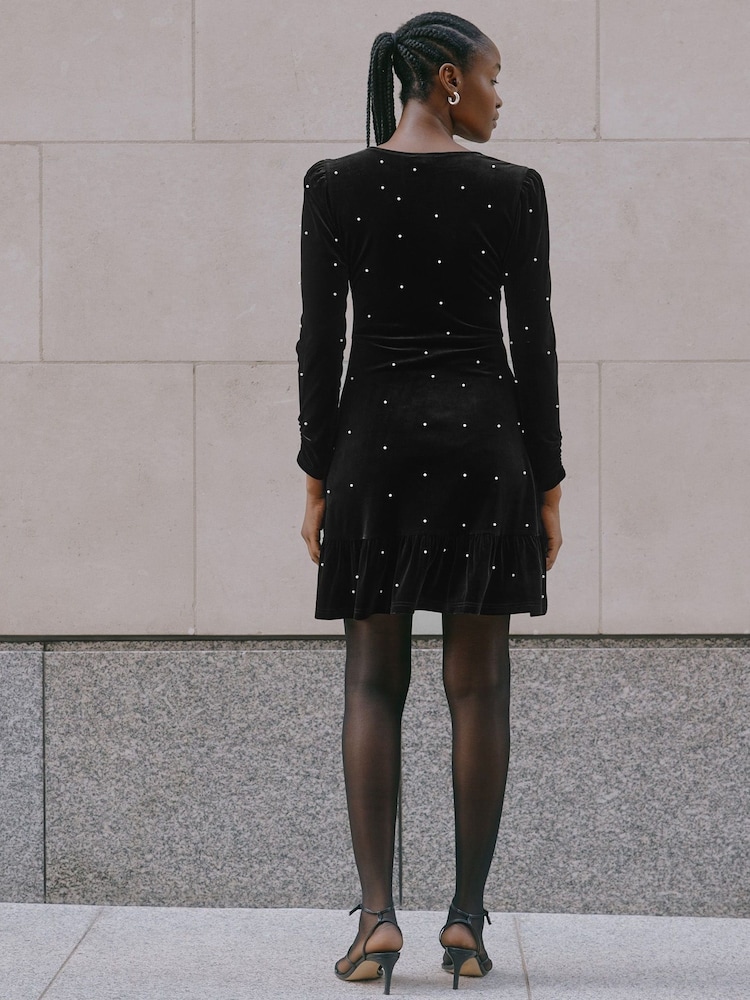 Albaray Velvet & Pearl Short Black Dress - Image 2 of 4