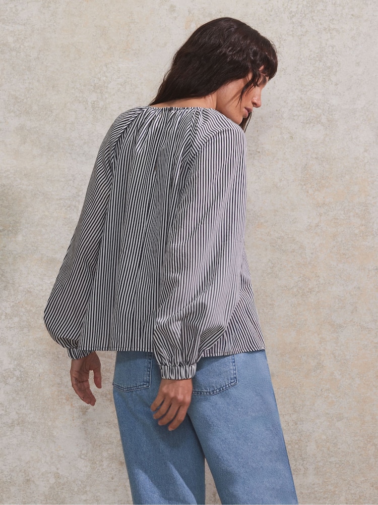 Ro&Zo Stripe Gathered Neck Blouse - Imagen 5 de 5