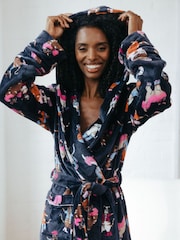 Chelsea Peers – Fleece-Bademantel mit Disco-Katzen-Print - Bild 4 von 5