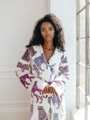 Chelsea Peers White Fleece Leopard Print Dressing Gown - Image 4 of 5