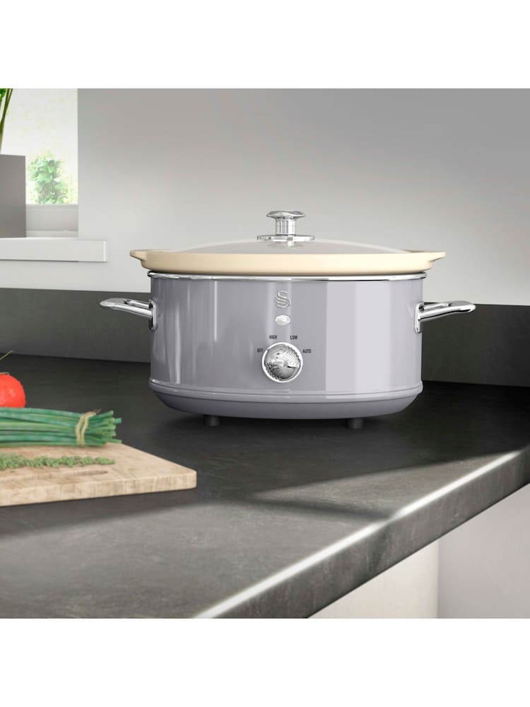 Swan Green Retro 3.5L Slow Cooker - Image 6 of 6 Swan Green Retro 3.5L Slow Cooker - Image 6 of 6