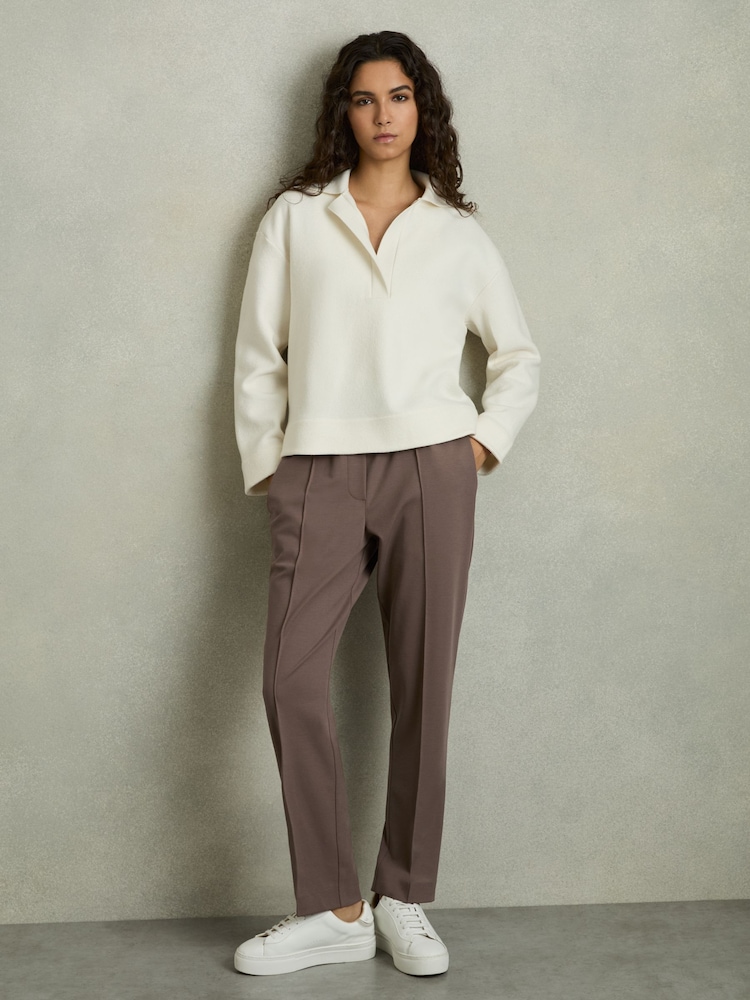 Nerzfarben Neutral - Reiss Lucia schmal zulaufende Hose mit elastischem Bund - Bild 1 von 6 Nerzfarben Neutral - Reiss Lucia schmal zulaufende Hose mit elastischem Bund - Bild 1 von 6