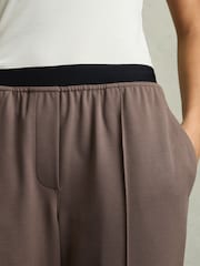 Reiss Mink Neutral Lucia Elasticated-Waistband Tapered Trousers - Image 4 of 6