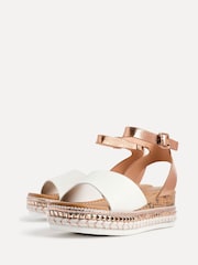 Blanco - Linzi Venice Embellished Flatform Sandals - Imagen 4 de 5