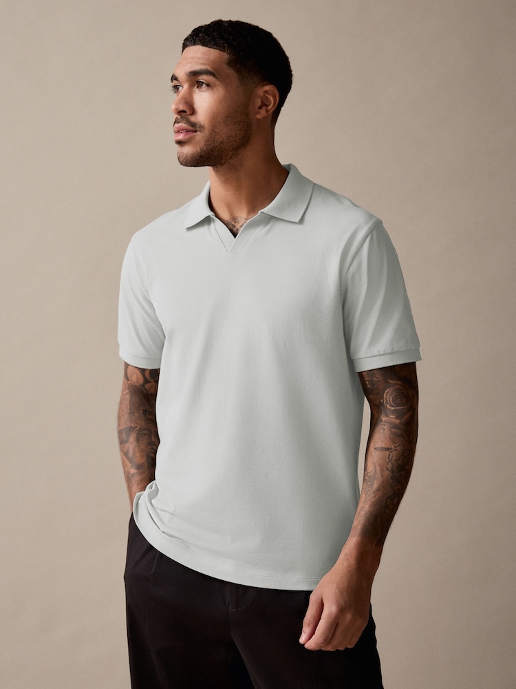 Gris hielo - Polo de manga corta en piqué con cuello cubano - Imagen 1 de 8 Gris hielo - Polo de manga corta en piqué con cuello cubano - Imagen 1 de 8