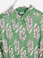Oliver Bonas Тигровый принт атлас средних размеров платье-рубашка - Изображение 3 из 6