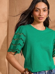 Verde - Love & Roses Scallop Crew Neck 100% Cotton T-Shirt - Imagen 2 de 4