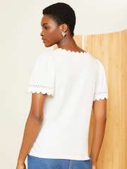 Elfenbein - Love & Roses Scallop V-Neck T-Shirt - Bild 3 von 4