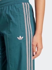 adidas Originals Green Crochet 3 Stripe Wide Leg Trousers - Image 4 of 5