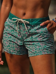 FatFace Green Hove Vine Floral Print Board Shorts - Image 4 of 6