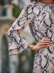 Sosandar Natural Snake Print Ruffle Hem Shift Dress - Image 4 of 5