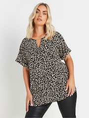 Yours Curve Top mit bedrucktem Ausschnitt - Bild 1 von 5
