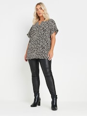 Yours Curve Top mit bedrucktem Ausschnitt - Bild 2 von 5