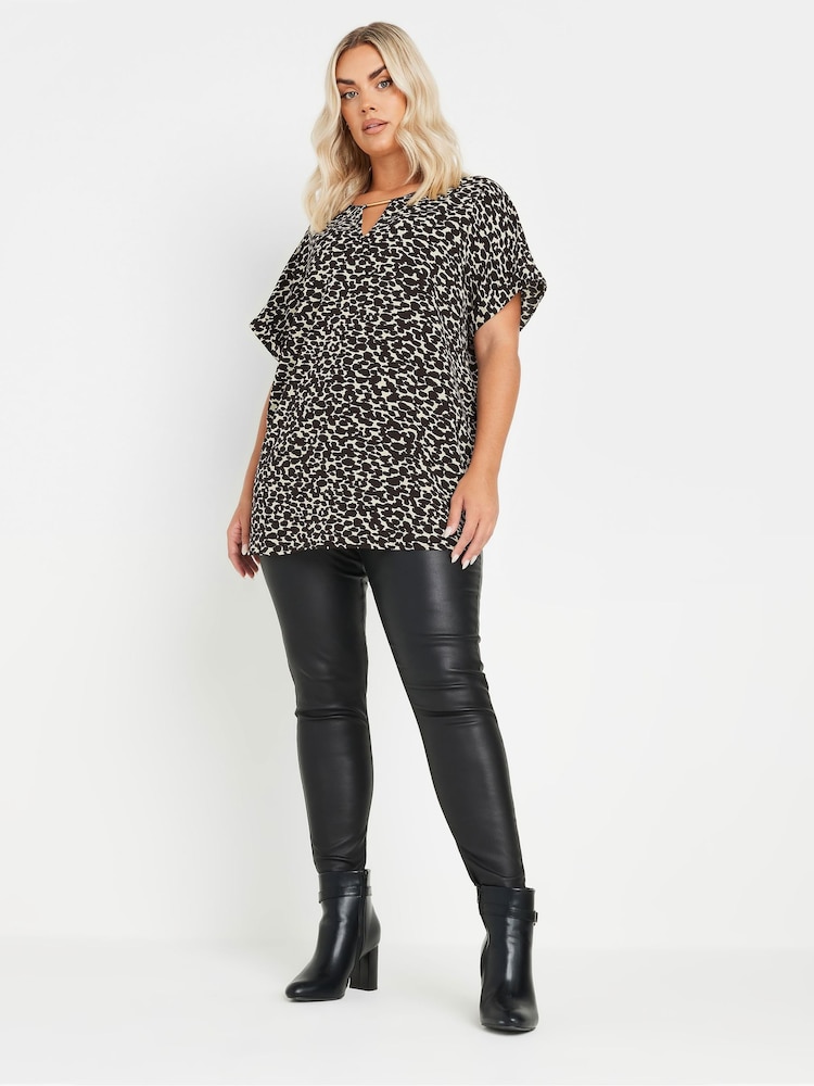 Yours Curve Top mit bedrucktem Ausschnitt - Bild 2 von 5