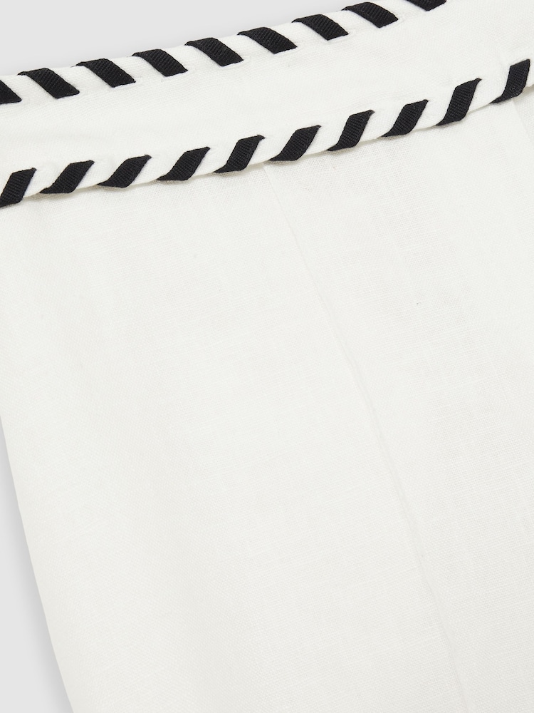 Weiß - Reiss – Fawn – Leinenhose mit weitem Bein und Überwendlingsstich - Bild 6 von 6 Weiß - Reiss – Fawn – Leinenhose mit weitem Bein und Überwendlingsstich - Bild 6 von 6