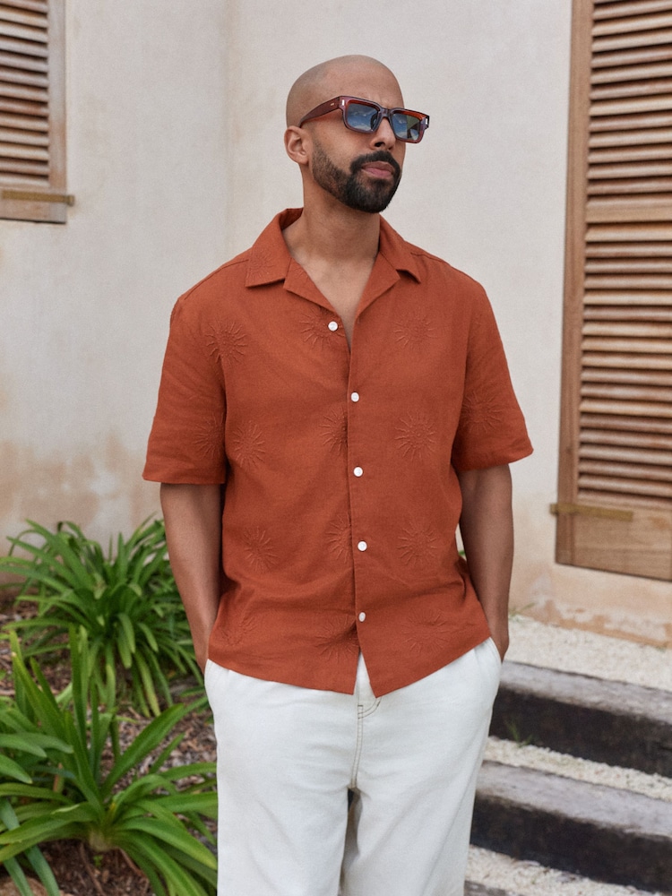 Rust Brown - Camisas de manga curta bordadas com sol - Imagem 1 de 8