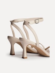 Linzi – Elevate – Sandalen mit niedrigem Stilettoabsatz - Bild 6 von 6