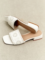 Linzi Lavender Floral Detail Mules - Imagen 6 de 7