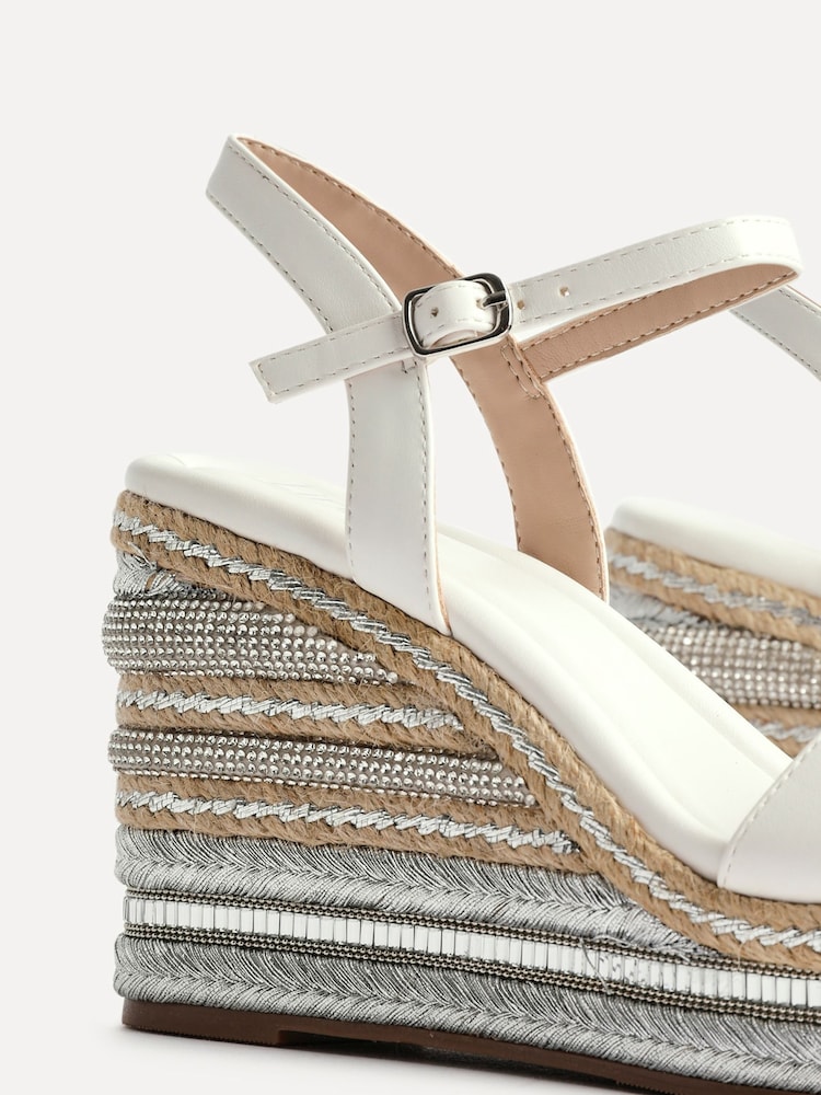 Weiß - Linzi Icon Schuhe mit Keilabsätzen - Bild 5 von 5 Weiß - Linzi Icon Schuhe mit Keilabsätzen - Bild 5 von 5