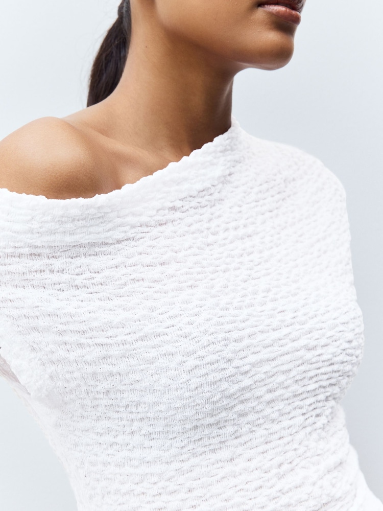 White Texture Off Shoulder Sleevless Top - Image 4 of 4