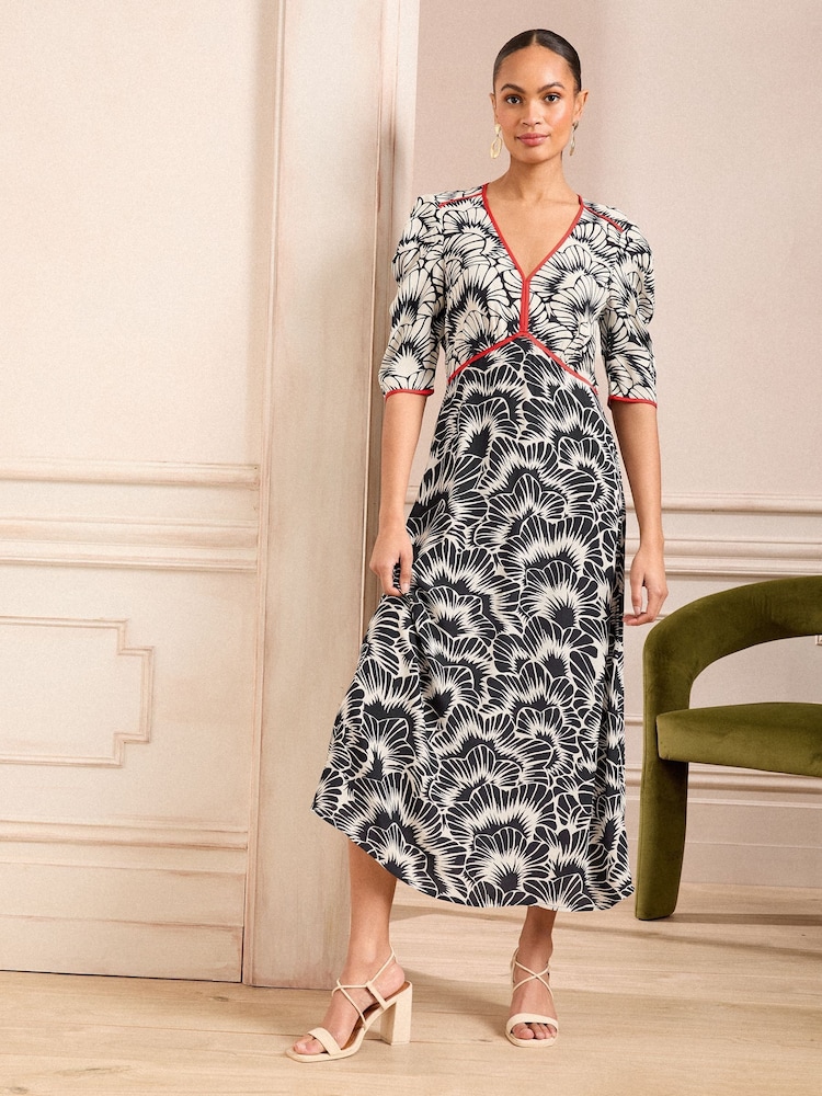 Love & Roses Black/White Printed V-Neck Ruched Short Sleeve Midi Dress - Image 1 of 4
