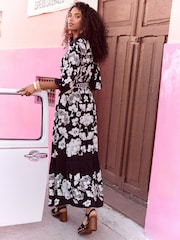 Love & Roses Monochrome Floral V-Neck Short Sleeve Midaxi Shirt Dress - Image 4 of 4