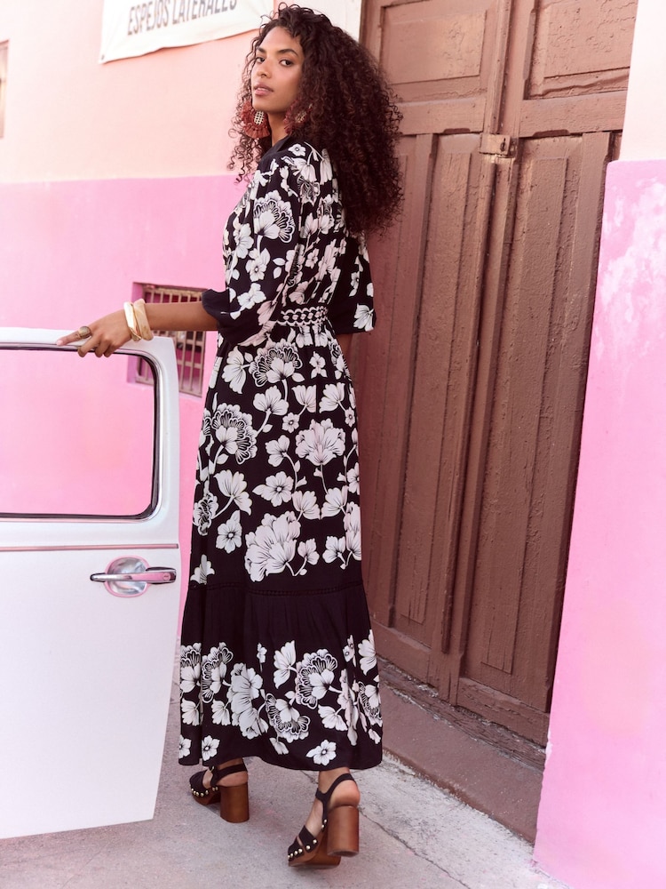 Love & Roses Monochrome Floral V-Neck Short Sleeve Midaxi Shirt Dress - Image 4 of 4