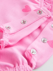 Rosa Tonales Herzmuster - Baby-Strampelhöschen aus Jersey mit Rüschen im 3er-Pack - Bild 10 von 10