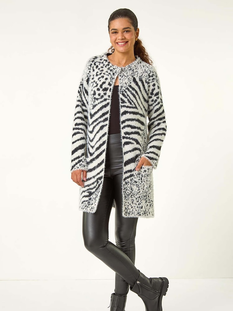 Roman Abstract Animal Print Fluffy Cardigan - Imagen 2 de 5 Roman Abstract Animal Print Fluffy Cardigan - Imagen 2 de 5