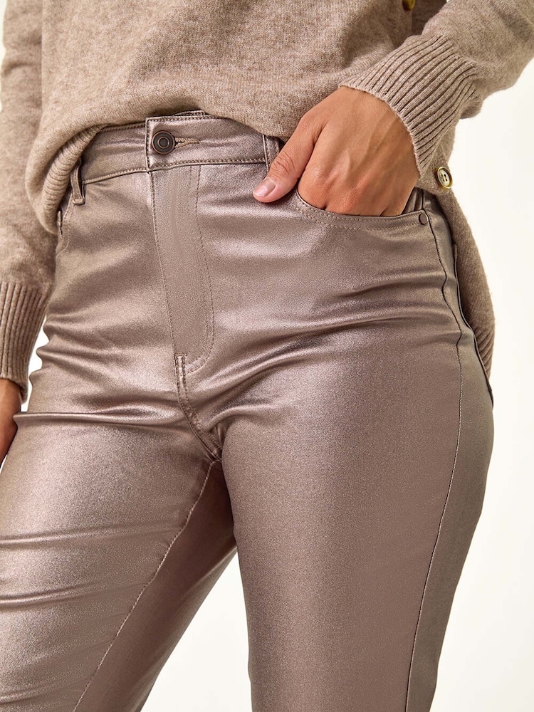 Creme-Metallic - Roman Finish Mom-Jeans - Bild 6 von 6 Creme-Metallic - Roman Finish Mom-Jeans - Bild 6 von 6