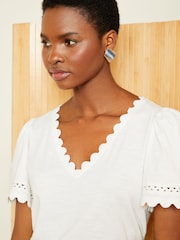 Marfil - Love & Roses Scallop V-Neck T-Shirt - Imagen 2 de 4