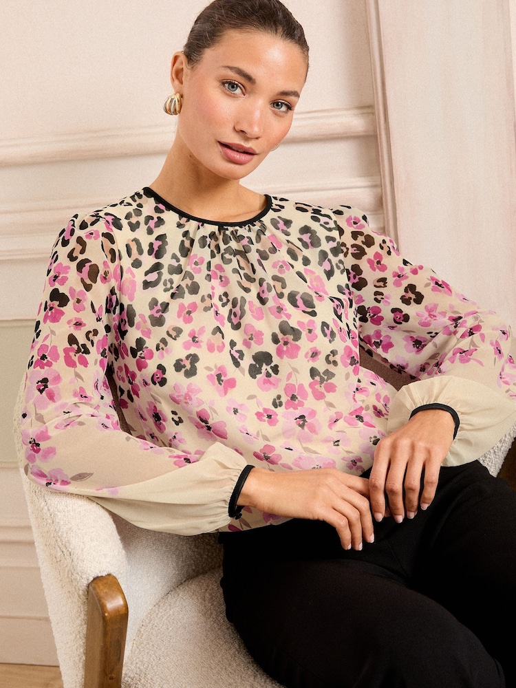Love & Roses Neutral Animal Petite Print Tipped Detail Crew Neck Long Sleeve Blouse - Image 4 of 4