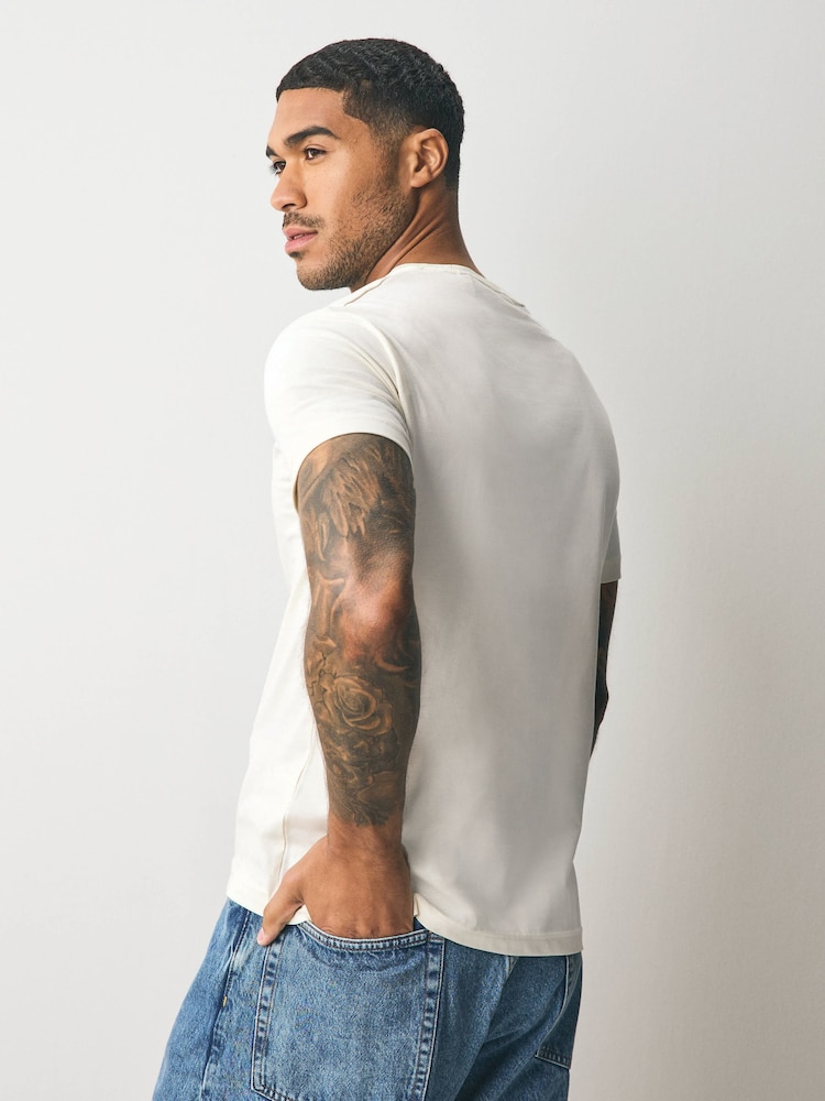 GANT Cream Sports Varsity Graphic T-Shirt - Image 2 of 5 GANT Cream Sports Varsity Graphic T-Shirt - Image 2 of 5