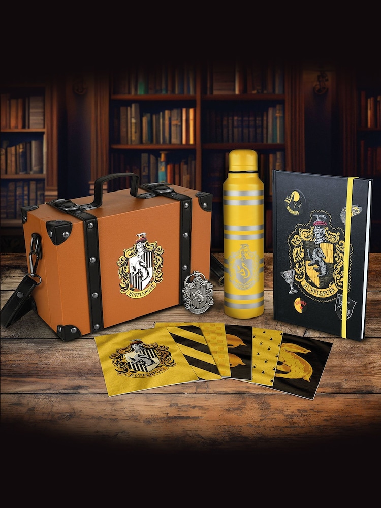 Pyramid International Harry Potter Colourful Crest Hufflepuff Premium Gift Set - Image 1 of 3