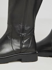 Simply Be Black Knee High Flat Stretch Seam Detail Boots In Wide Fit - Image 4 of 4