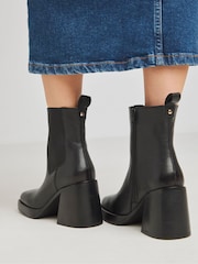 Simply Be Black Platform Chelsea Ankle Boots In Wide Fit - Image 2 of 4