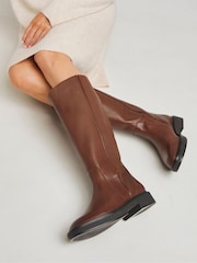 Simply Be – Kniehohe, flache Stiefel mit Stretch-Detail in extra breiter Passform und super kurviger Wade - Bild 3 von 4