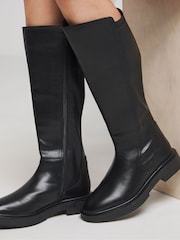 Simply Be Black Curvy Plus Calf Black Wide Fit Stretch Back Panel Knee High Boots in Super Curvy Calf' - Image 1 of 4