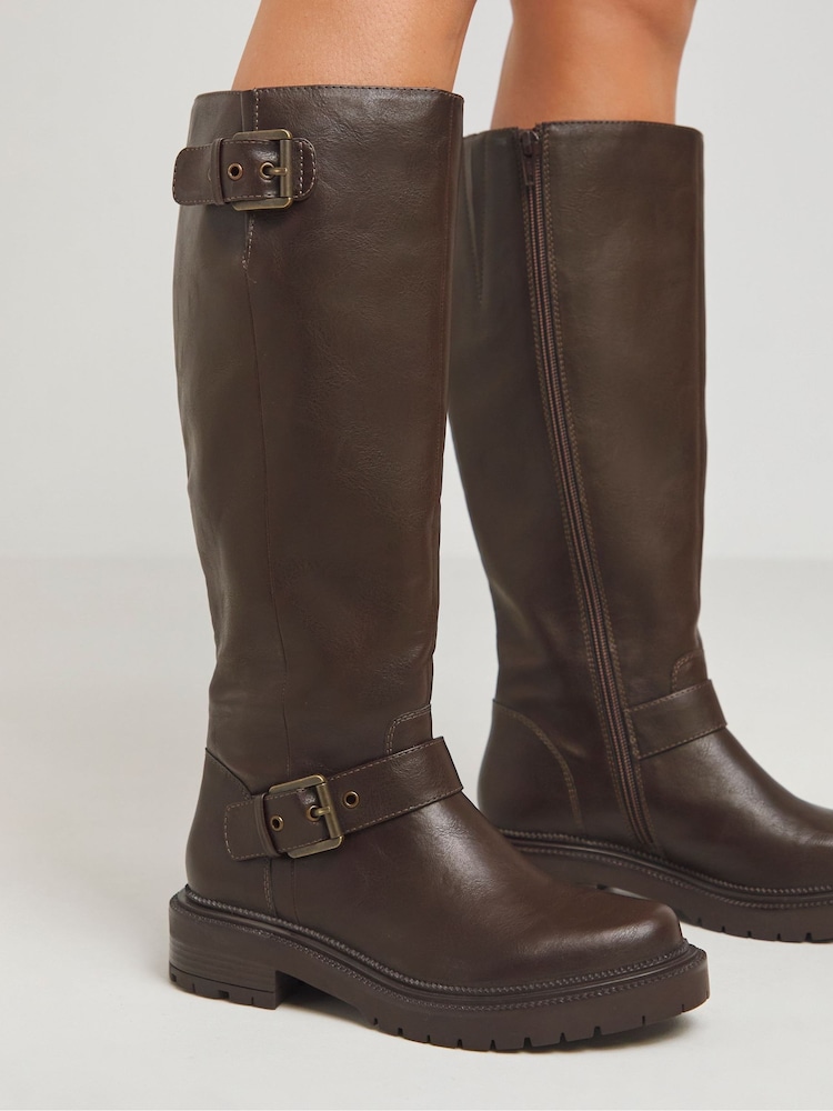 Simply Be Casual Double Buckle Detail Knee High Boots In Wide Fit - Image 3 of 4