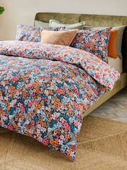 White/Blue Floral 100% Cotton Reversible Printed Duvet Cover and Pillowcase Set - Image 3 of 6