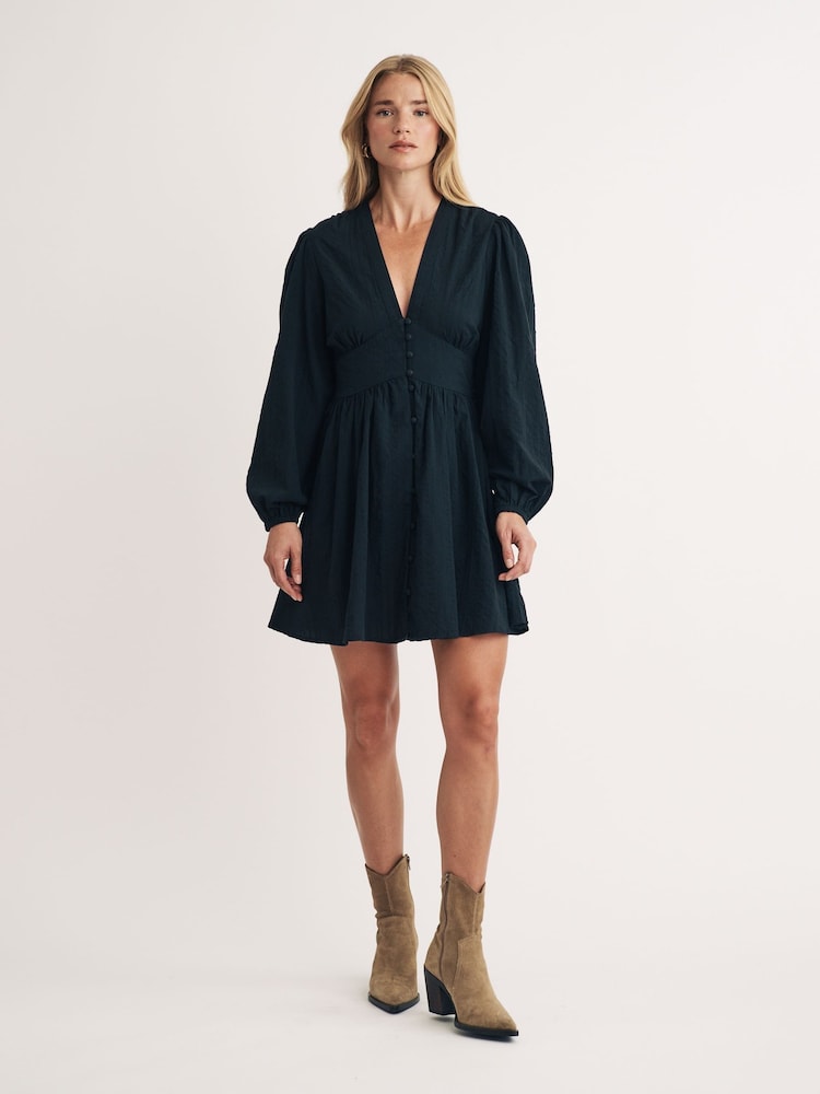 Nobodys Child Starlight schlichtes Langarm-V-Ausschnitt-Minikleid aus 100% Baumwolle - Bild 2 von 4