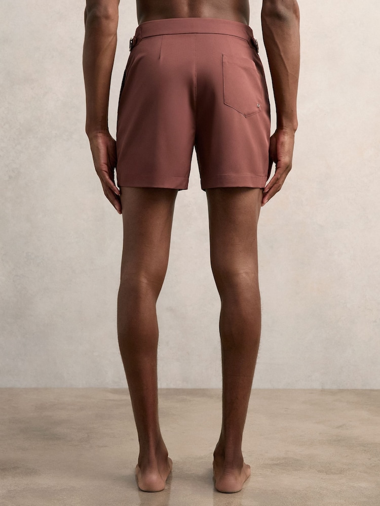 Marrón terracota - Shorts de baño con ajuste lateral Sun de Reiss - Imagen 6 de 6 Marrón terracota - Shorts de baño con ajuste lateral Sun de Reiss - Imagen 6 de 6
