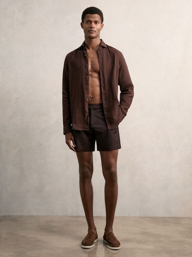 Marrón chocolate - Shorts de baño con ajuste lateral Sun de Reiss - Imagen 1 de 6 Marrón chocolate - Shorts de baño con ajuste lateral Sun de Reiss - Imagen 1 de 6