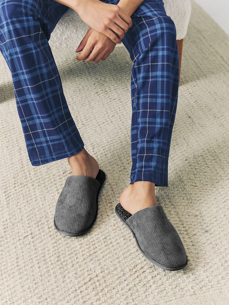 Gris - Pantuflas estilo chinelas texturizadas - Imagen 2 de 7 Gris - Pantuflas estilo chinelas texturizadas - Imagen 2 de 7