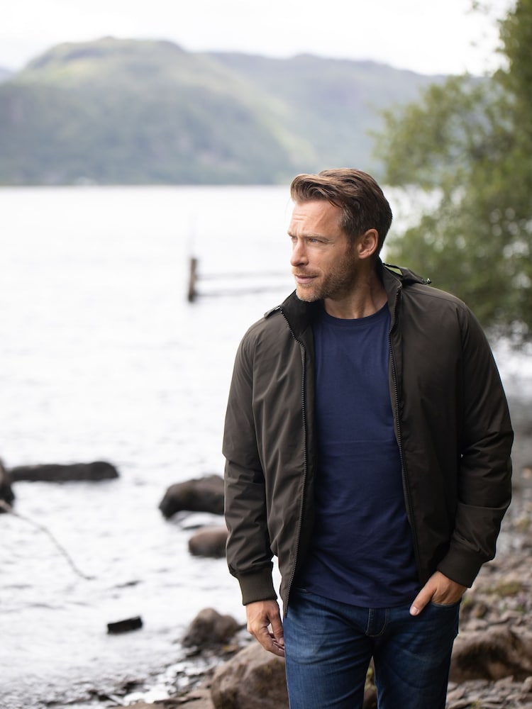 Lakeland Clothing – Eskdale – Bomberjacke in Grün - Bild 2 von 9