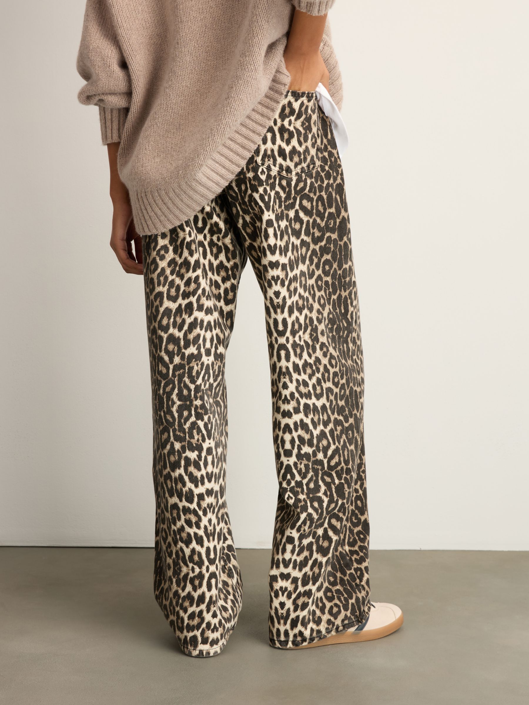 【AAKE】LIKE COTTON WIDE PT Przeglądaj Cętki - Print 100% Cotton Wide Leg Jeans z Next
