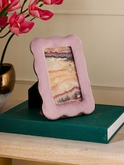 Velvet Wiggle Photo Frame - صورة 1 من 6