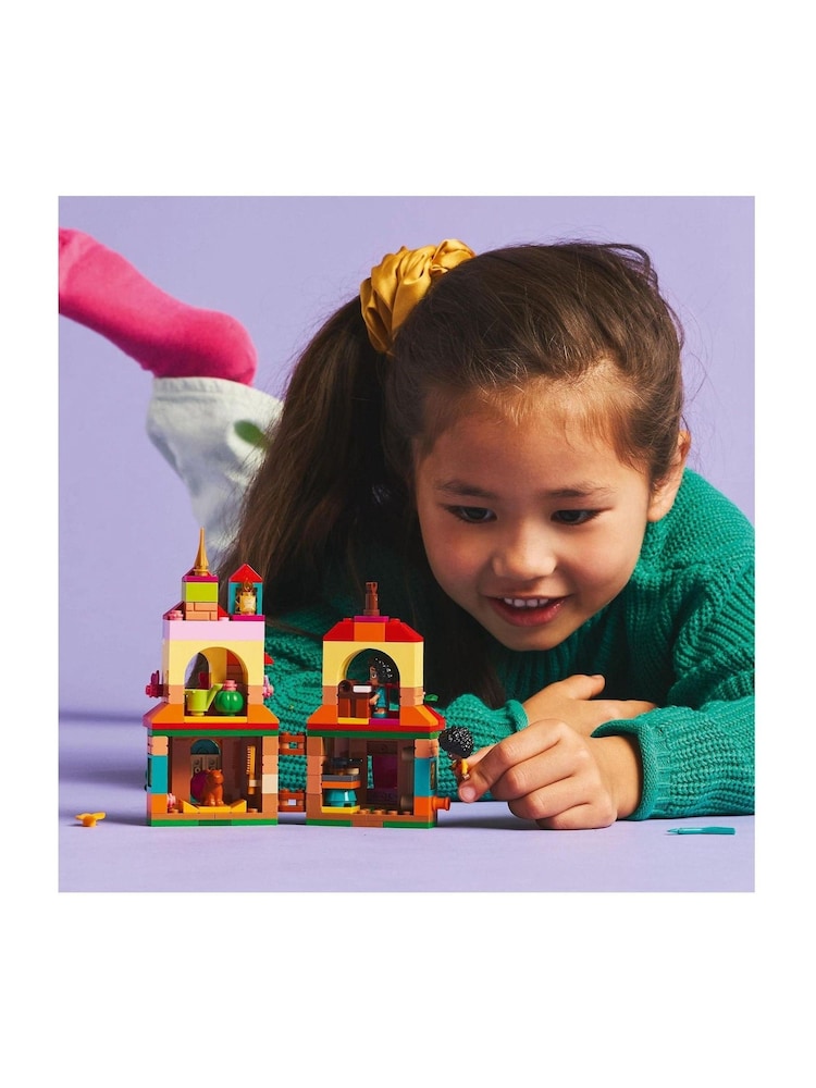 Zabawka LEGO Disney Nasze magiczne Encanto – Minidom 43261 - Image 3 of 8