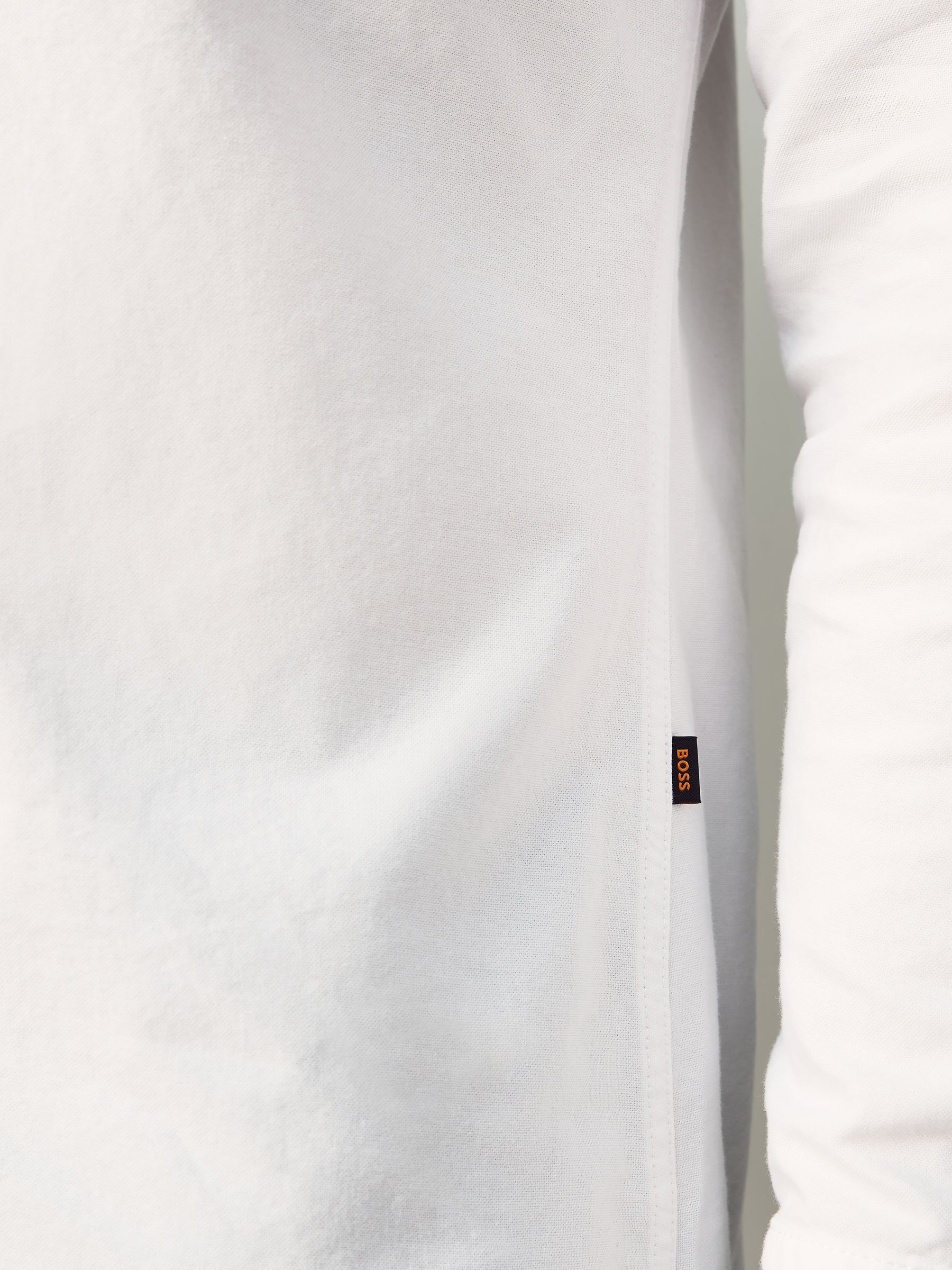 シャツ BOSS Men Shirt White 50503356 100 BOSS - Slim-fit shirt in Oxford cotton with logo - White